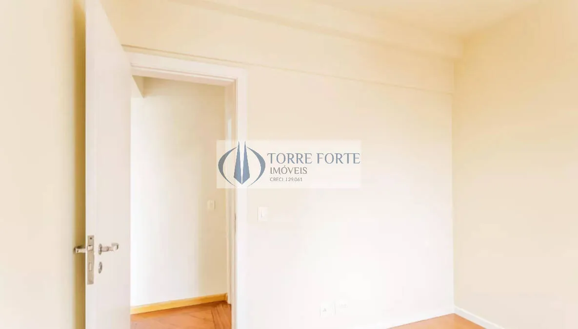 Imagem Lindo apartamento com 3 dormitórios, 2 vagas e varanda em Moema