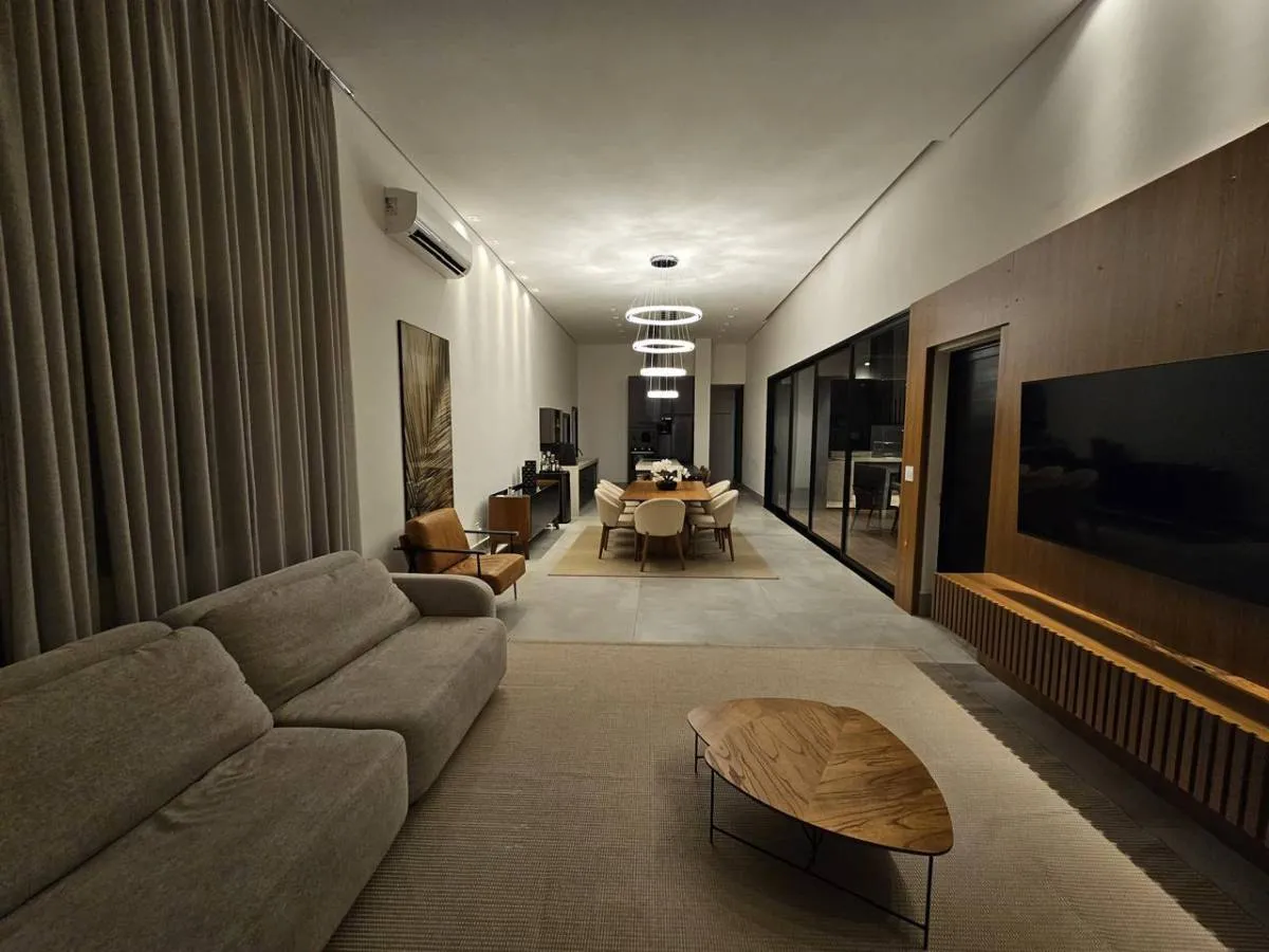 Imagem Casa à venda em Franca, Núcleo Agrícola Alpha, com 3 quartos, 220m2