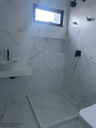 Imagem Imperdível oportunidade: Casa de luxo em condomínio Alphaville - Camaçari-BA, 4 quartos, 4 suítes, 2 salas, 2 banheiros, 4 vagas, 280m².