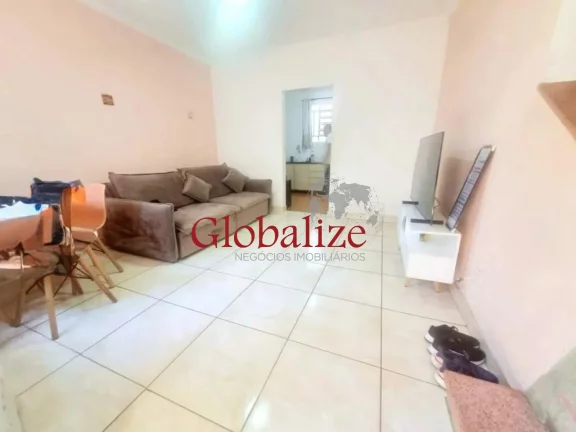 Foto do imóvel Casa com 78m², 2 quartos, 2 banheiros, quintal por R$320.000,00 na Vila Mathias em Santos