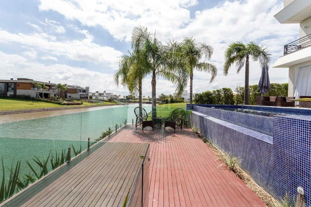 Imagem Casa Condominio para Venda - 519m², 4 dormitórios, sendo 4 suites, 2 vagas - Sans Souci