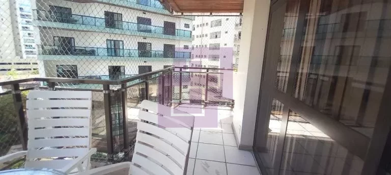 Imagem Amplo apartamento em Pitangueiras!!!