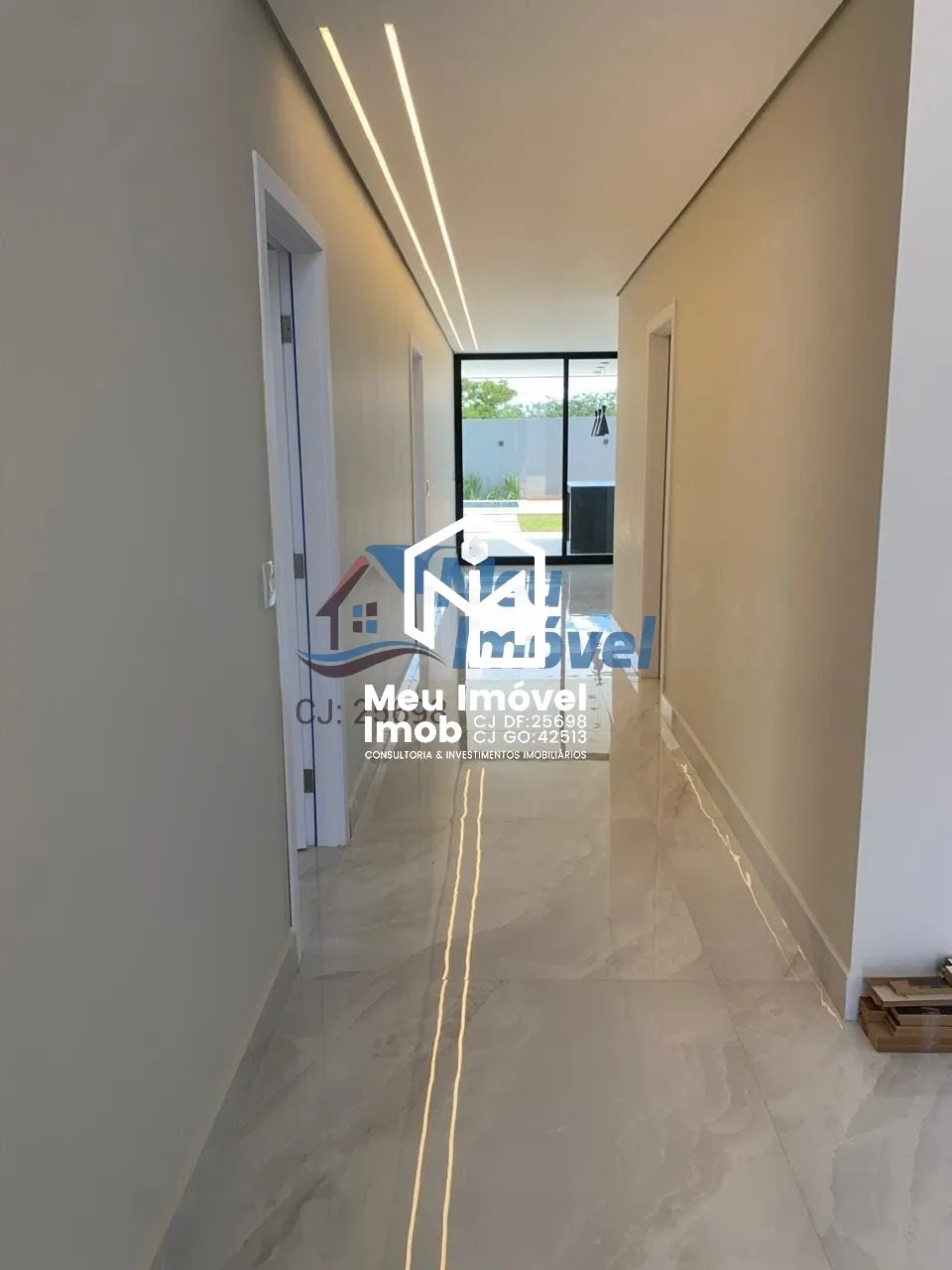 Imagem Casa 3 Quartos 3 Suítes 2 Vagas 255m² Piscina Closet