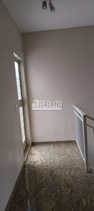 Imagem Casa Residencial / Comercial à venda com 3 dormitórios na Mercês, Uberaba