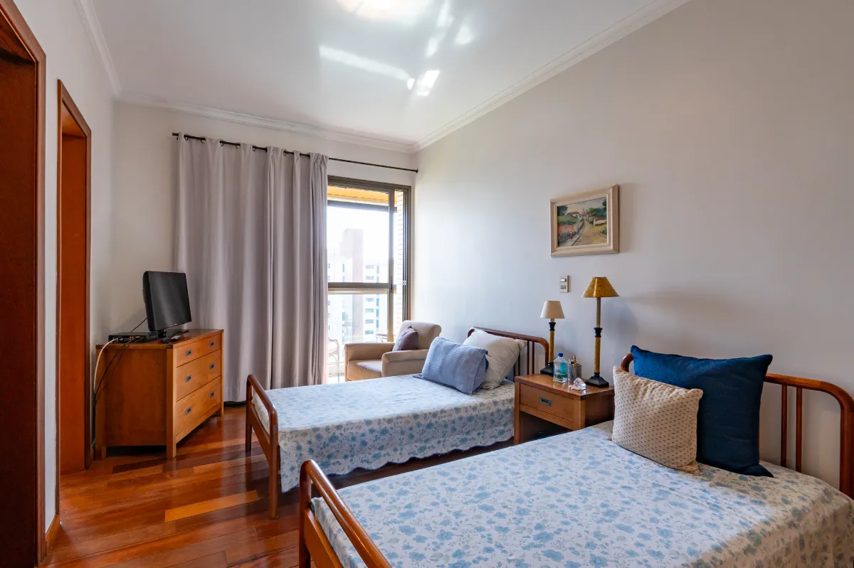 Imagem Apartamento para venda em Vila Bastos com 4 quartos, sendo 2 suítes, 300m2