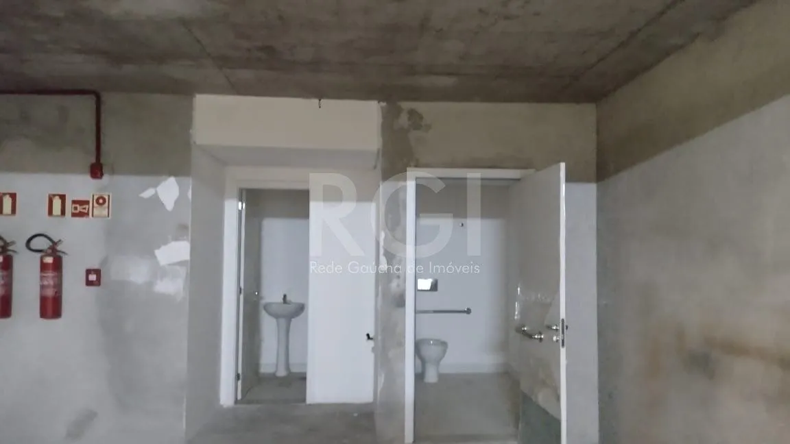 Imagem Loja para Venda - 300m², 0 dormitórios, 5 vagas - Central Parque