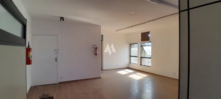 Imagem Sala Comercial em Ponto Estratégico na Ana Costa na Vila Mathias