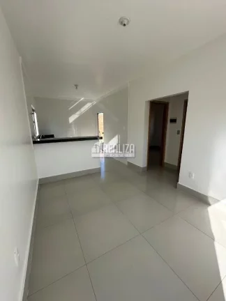 Imagem Casa à venda no Parque dos Girassóis IV - Uberaba com 2 dormitórios e porcelanato