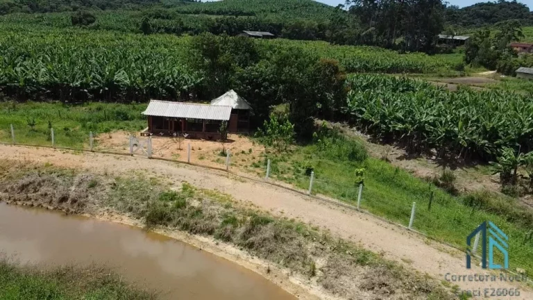 Imagem Sítio/Chácara (Estuda permuta) a venda com casa em Balneário Piçarras SC