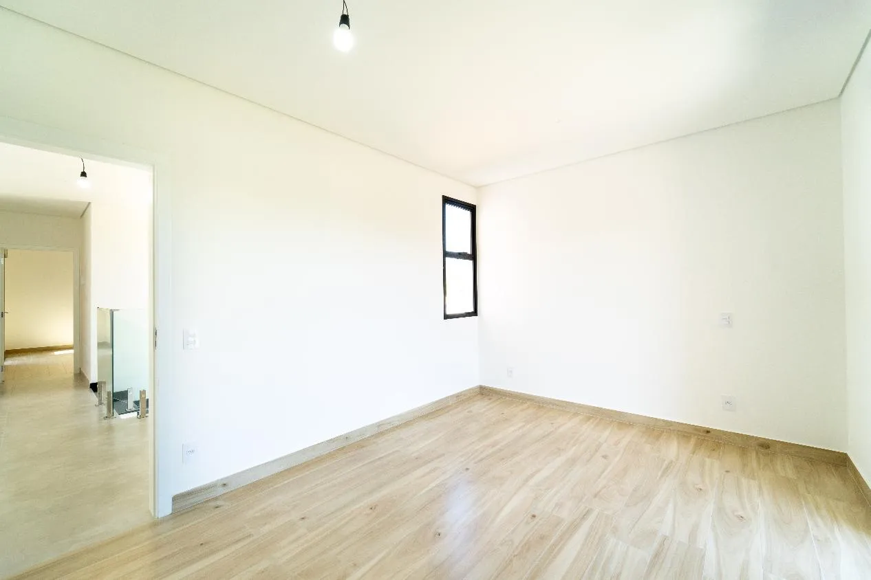 Imagem LINDA CASA NO CONDOMINIO RESERVA ERMIDA (ELOY CHAVES).