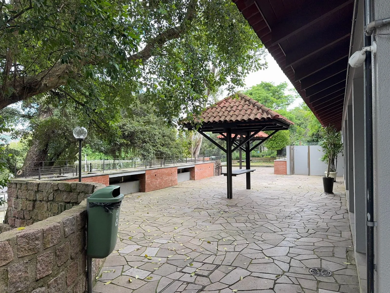 Imagem Apartamento com 2 dormitórios e 1 vaga de garagem !