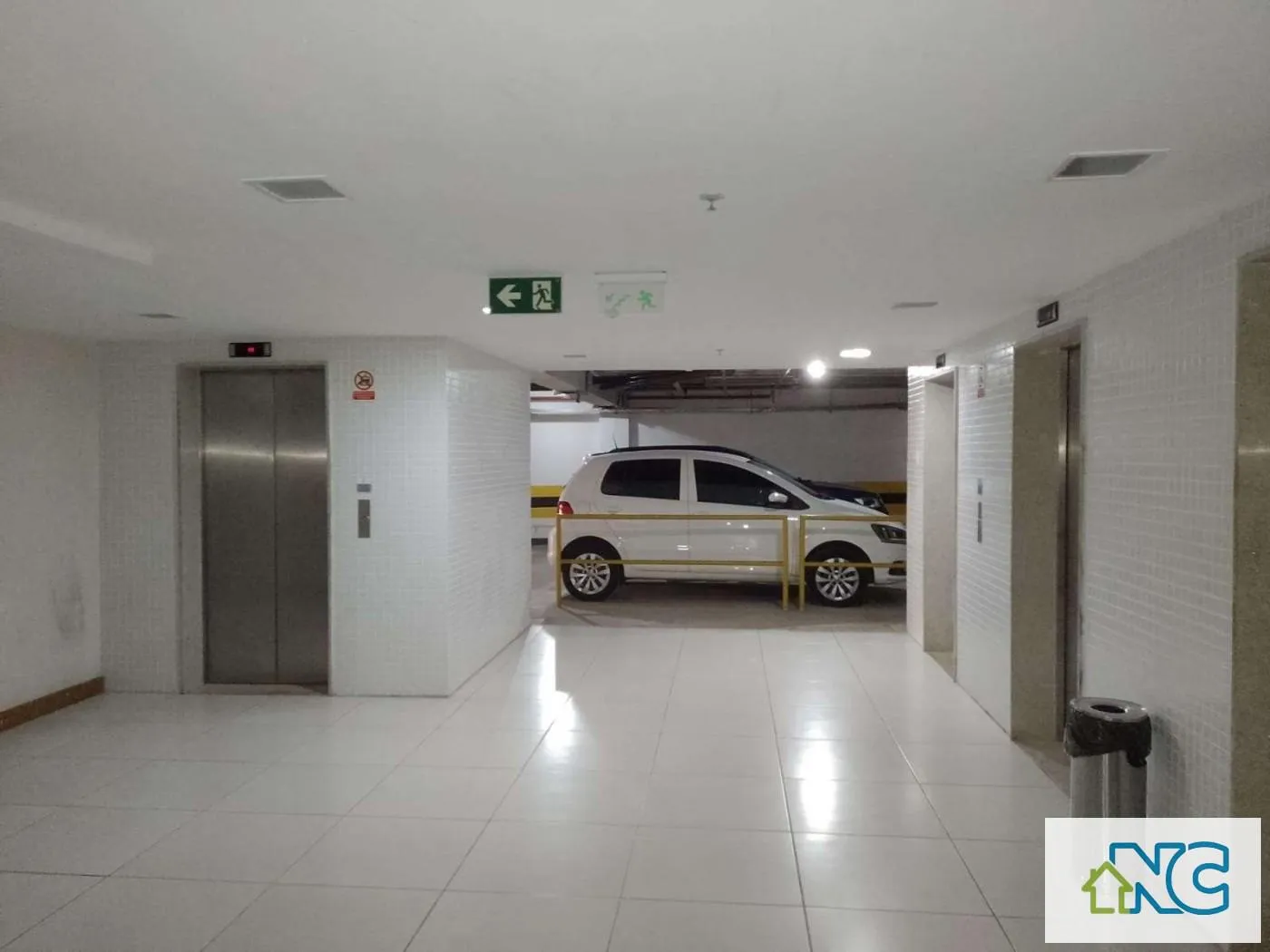 Imagem Garagem para Venda em Salvador / BA no bairro Caminho das Árvores