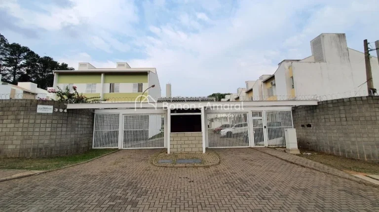 Imagem Casa em condomínio para locação - com 3 quartos sendo uma suíte. O imóvel conta com sala para 2...