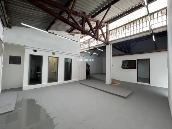 Imagem Loja com 1300m² na Av. Jabaquara.