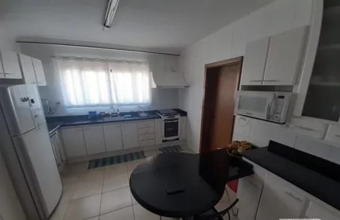 Imagem AP 2623 - Área útil: 138,61 m² - muito bem localizado, no Centro da cidade. Distribuído em uma e...