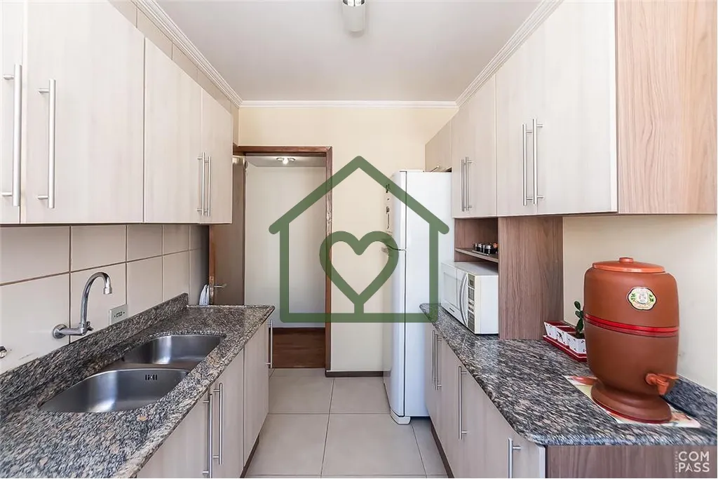 Imagem Apartamento com 82m² privativos, 2 dormitórios, sendo um deles uma suíte, dependência de emprega...