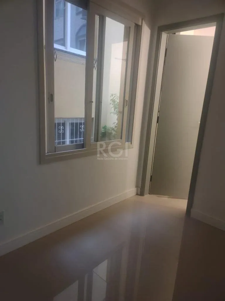 Imagem Apartamento - 73.19m², 3 Quartos, sendo 1 suites, Mont Serrat, Porto Alegre/RS