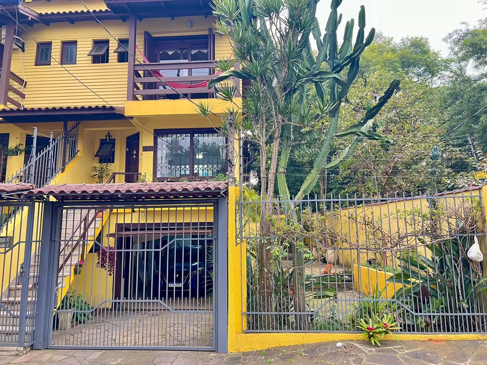 Imagem Casa à Venda em Sarandi - 3 Dormitórios, 1 Suíte, 2 vagas