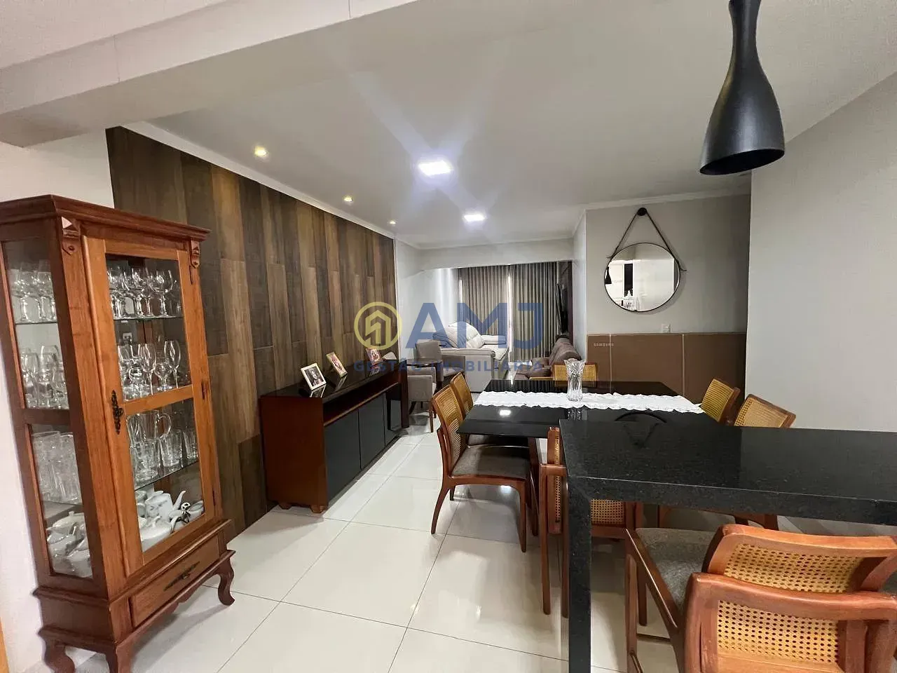 Imagem À VENDA | APARTAMENTO REFORMADO NO SETOR BUENO