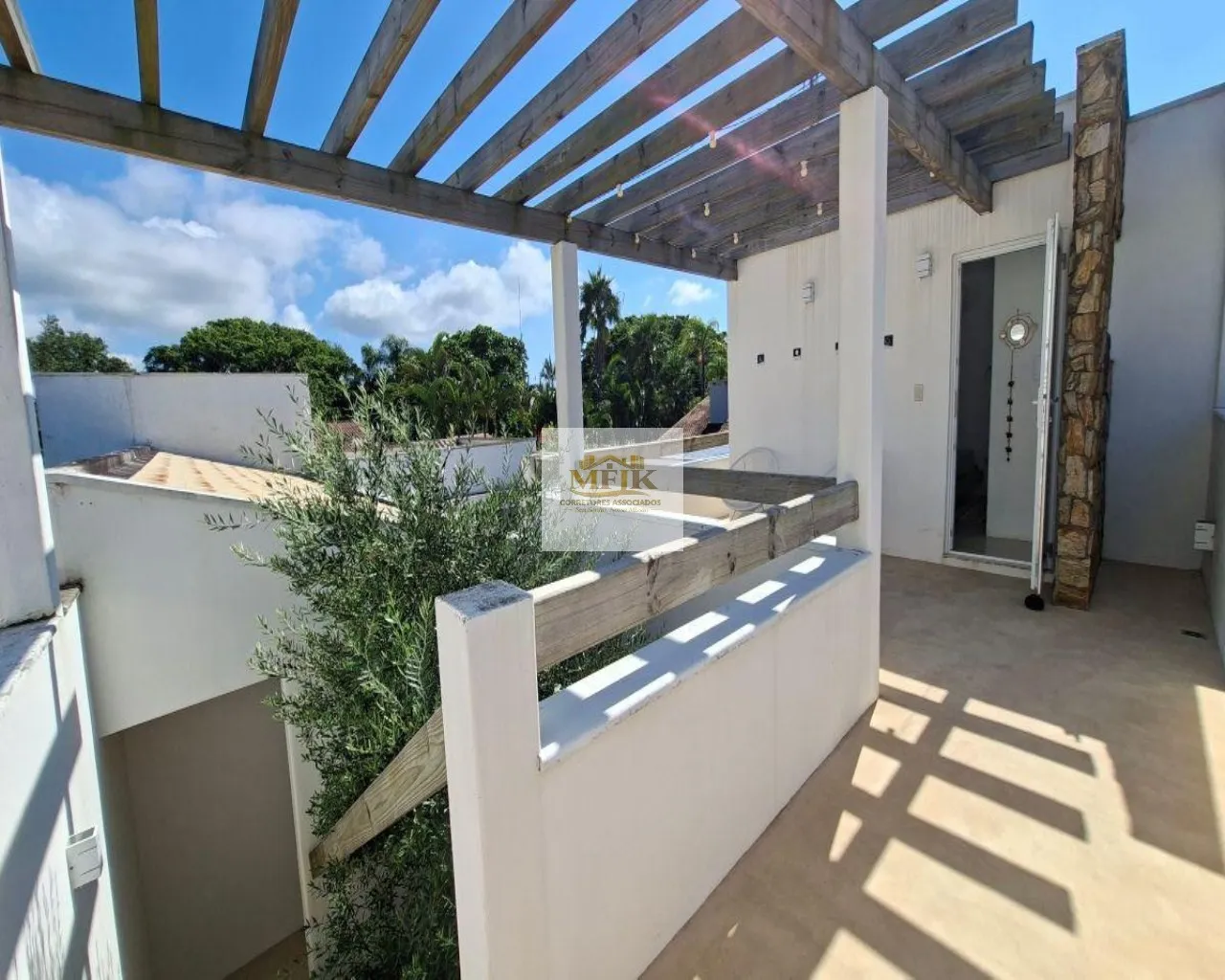 Imagem Imperdível! Casa à venda em Pontal do Paraná-PR, bairro Atami Norte: 3 quartos, 2 suítes, 3 banheiros, 2 vagas, 234m².