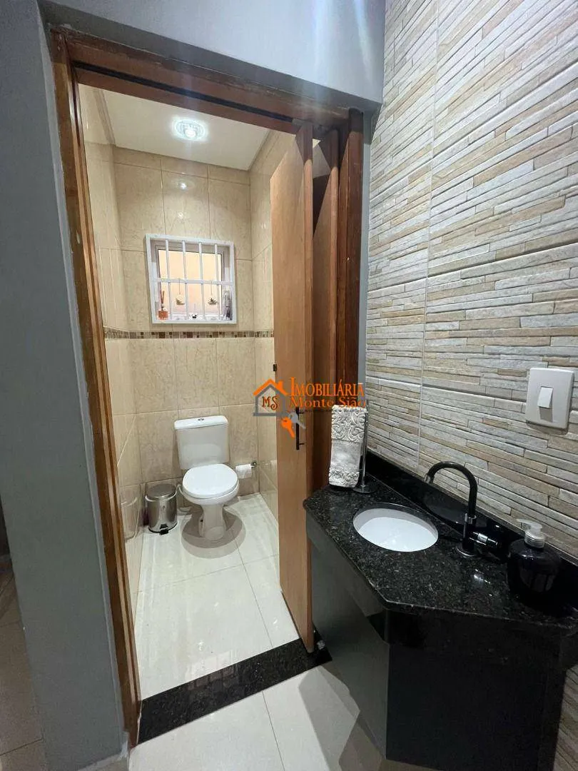 Imagem Casa com 3 dormitórios à venda, 220 m² por R$ 830.000,00 - Jardim Santa Clara - Guarulhos/SP