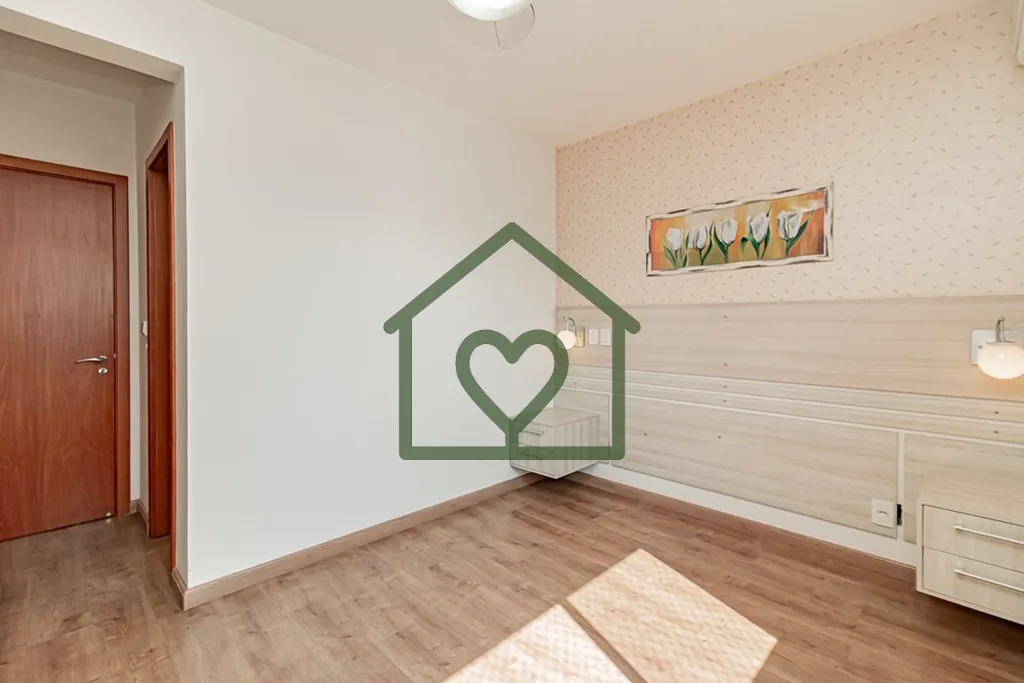 Imagem APARTAMENTO DE 85m² COM 3 DORMITÓRIOS (1 SUÍTE), BANHEIRO, SALA DE ESTAR E JANTAR, COZINHA COM CH...