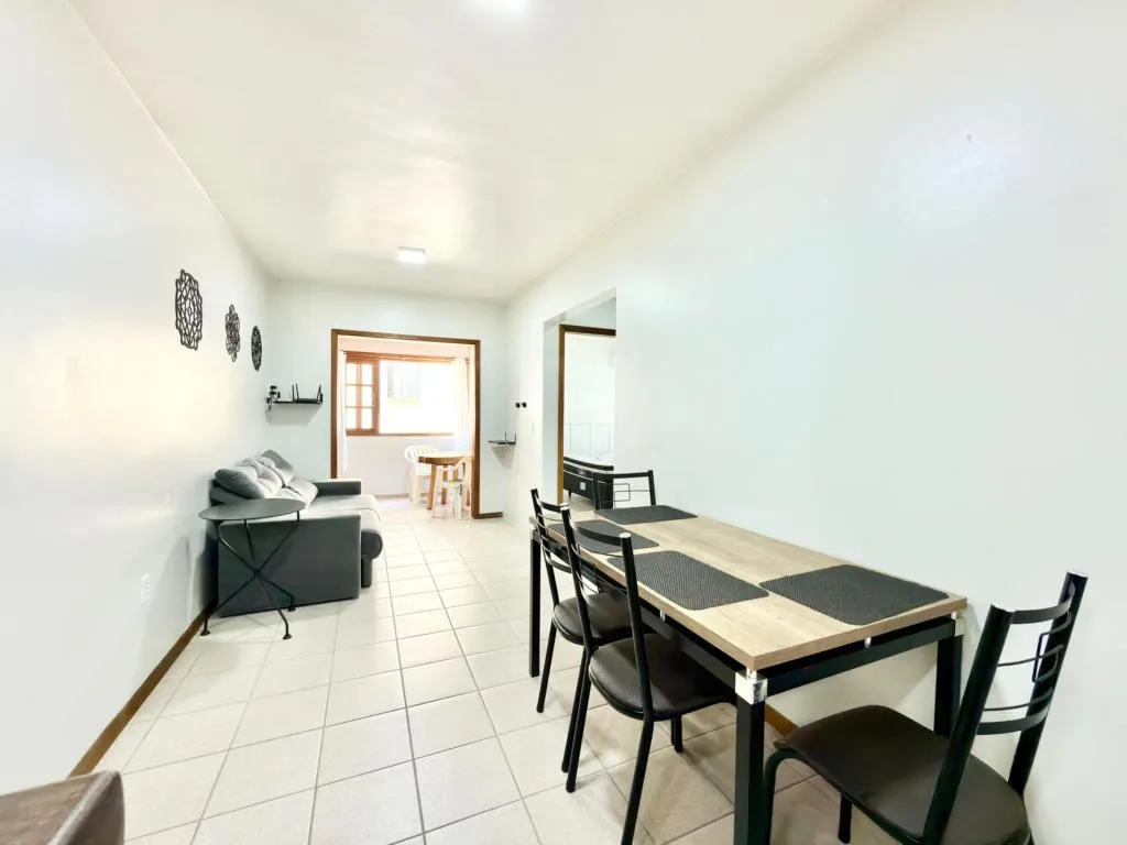 Apartamento 2Dórmitórios dependência - Bairro Zona Nova