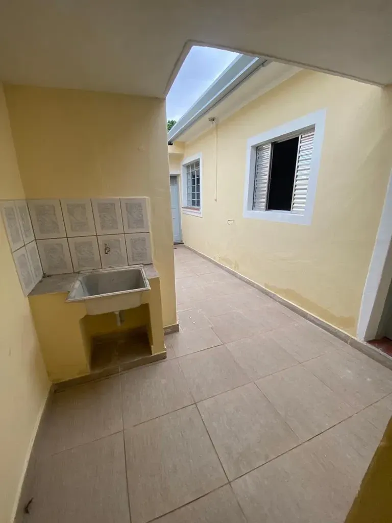 Imagem Casa com 2 Quartos para Alugar, 100 m² em Vila Anastácio - São Paulo
