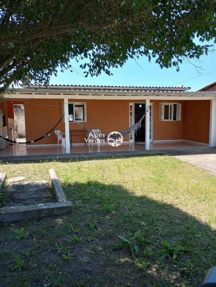 Imagem Vende-se Casa em Capão da Canoa com 250 m2