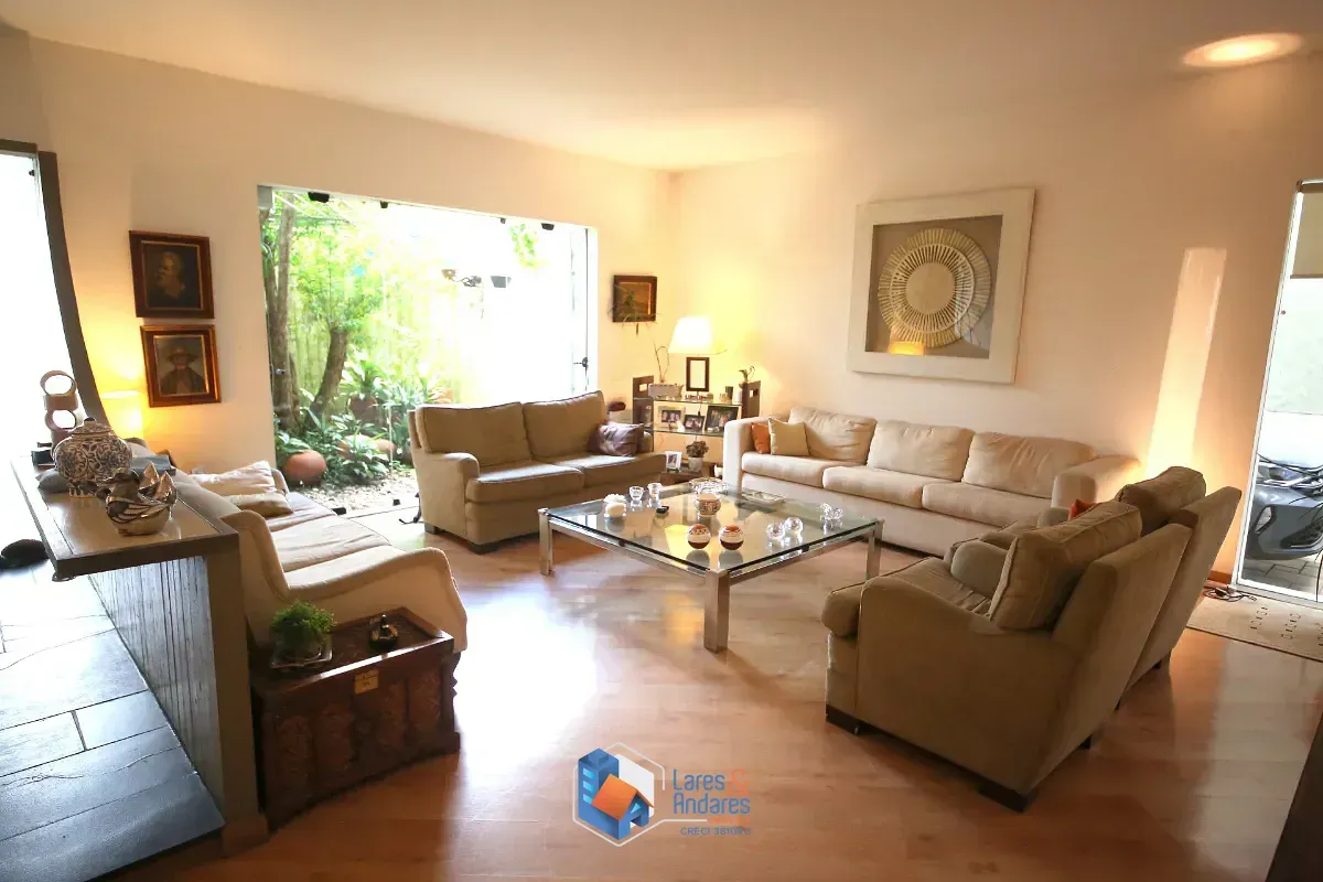 Imagem Casa para venda em Planalto Paulista com 5 quartos, sendo 3 suítes, 400m²