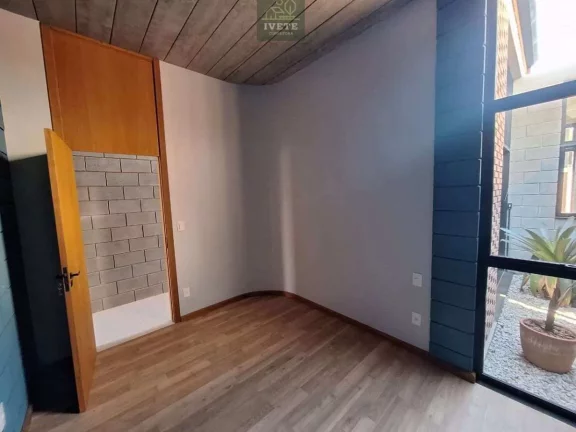 Imagem Ótima Casa à Venda em Socorro-SP