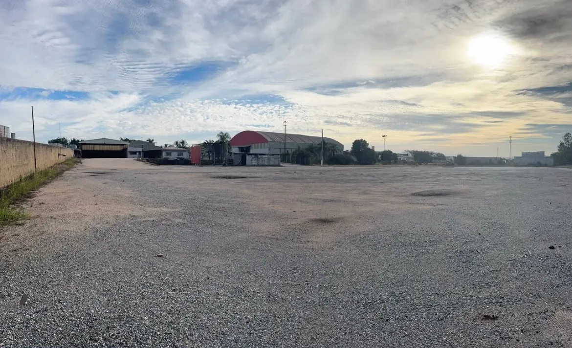 Imagem Aluga-se Galpão Industrial - Aparecidinha/Sorocaba ÁREA INDUSTRIAL PARA LOCAÇÃO EM SOROCABA - EXCELENTE LOCALIZAÇÃO E INFRAESTRUTURA
