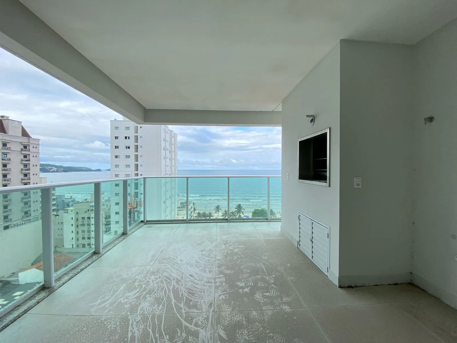 Imagem Apartamento com vista para o mar à venda com 157m2 por R$ 3.400.000,00