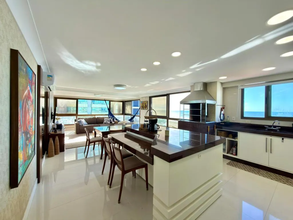 Imagem Apartamento 4Dormitórios dependência - Bairro Navegantes