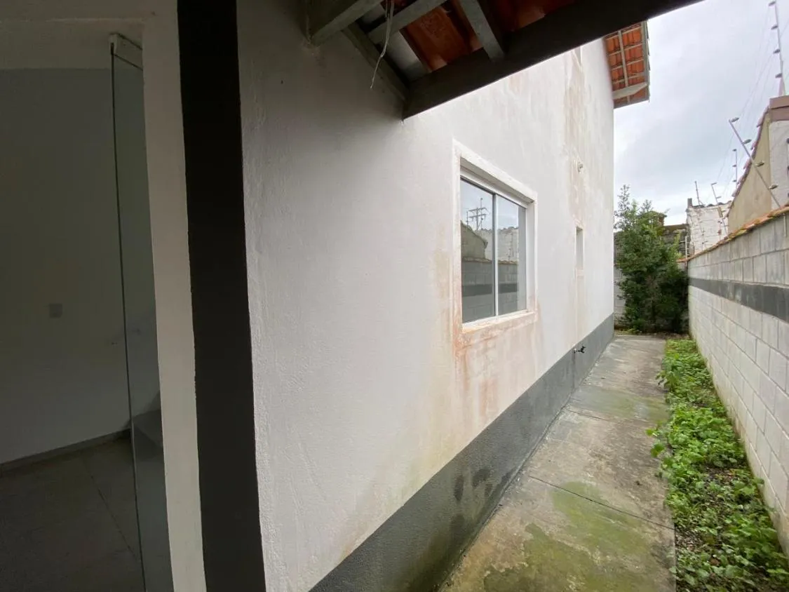 Imagem CASA COM MEZANINO NOVA À VENDA NO GAIVOTAS EM ITANHAÉM