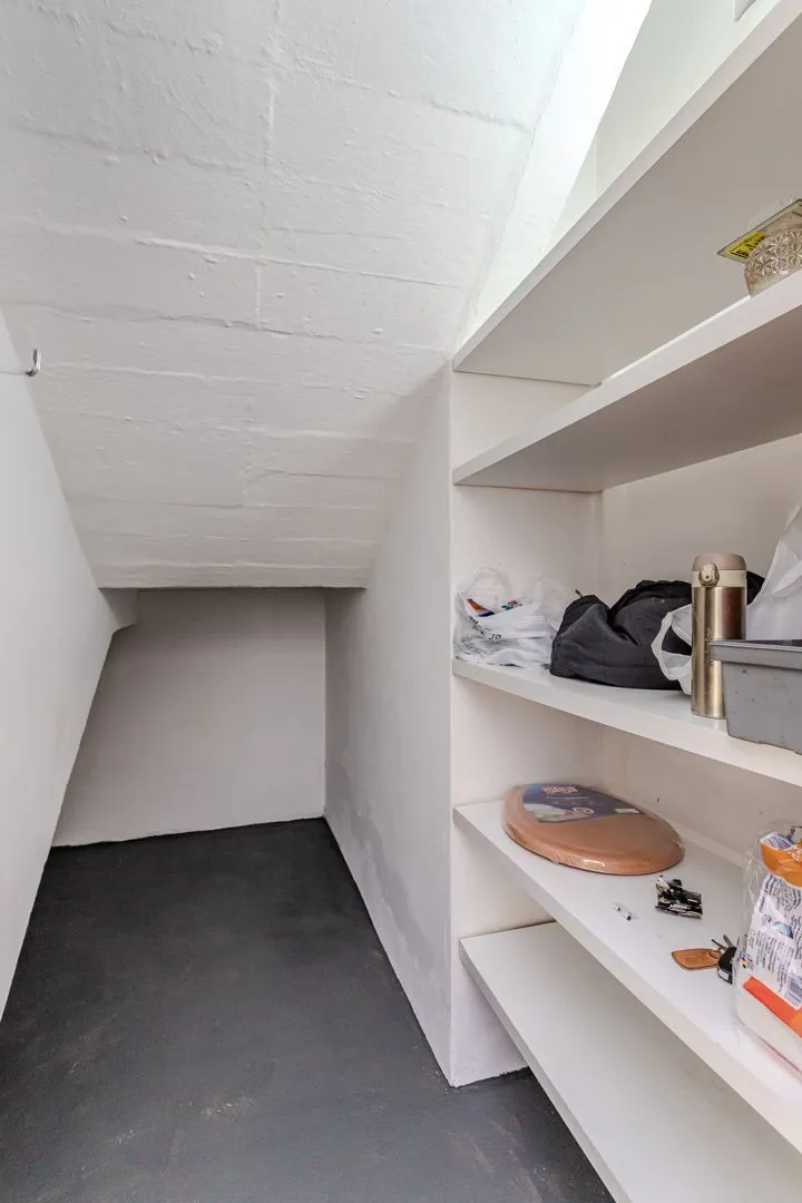 Imagem Casa no Partenon com 4 dormitórios e 4 vagas DESOCUPADA