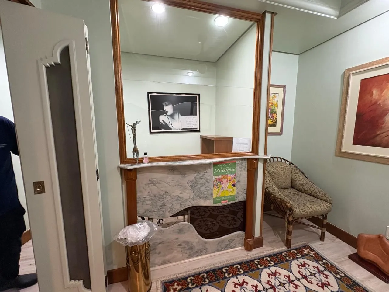 Imagem Sala comercial no bairro Três figueiras