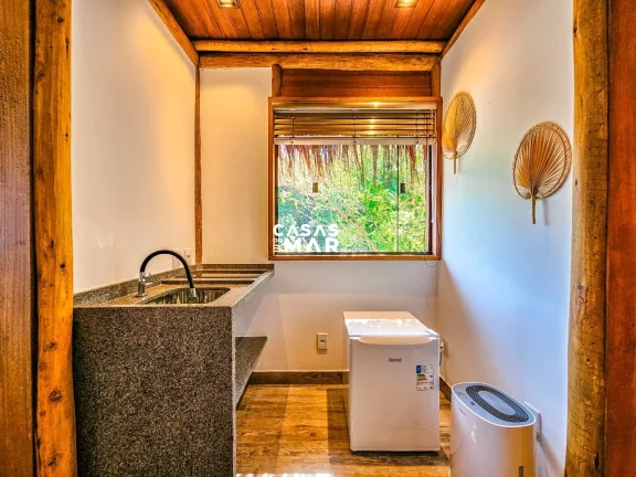 Imagem Casa de Luxo à Beira Mar em Angra dos Reis: 6 Suítes, 7 Salas, 950m² - Piscina, Churrasqueira e Deck Privativo