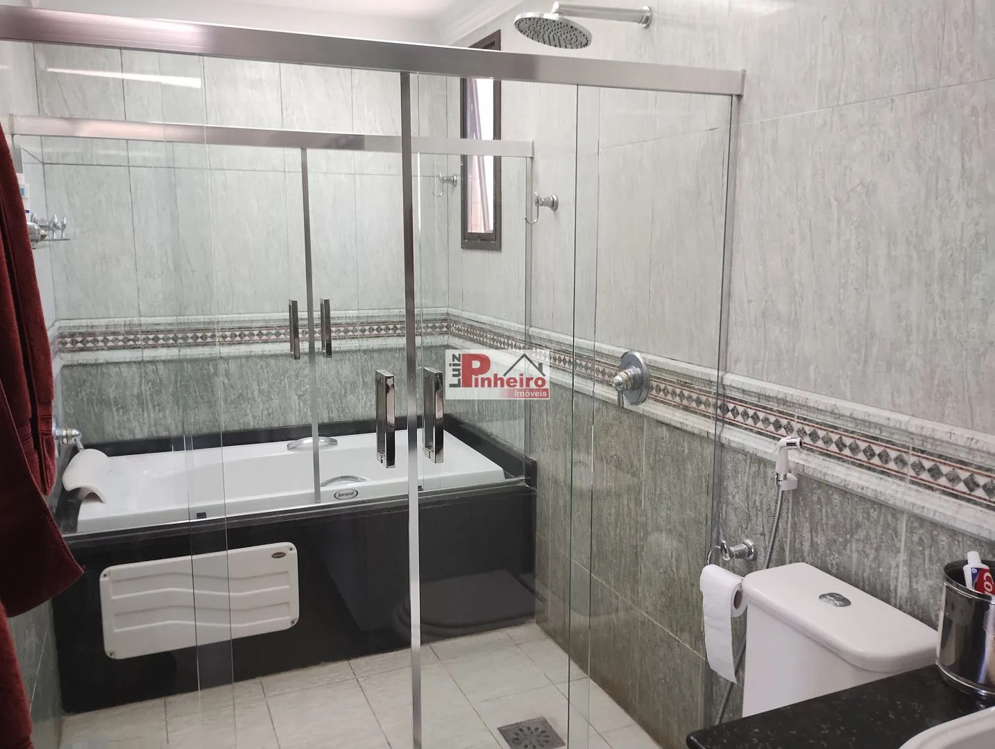 Foto do imóvel: Apartamento na Graca com 4 Suites