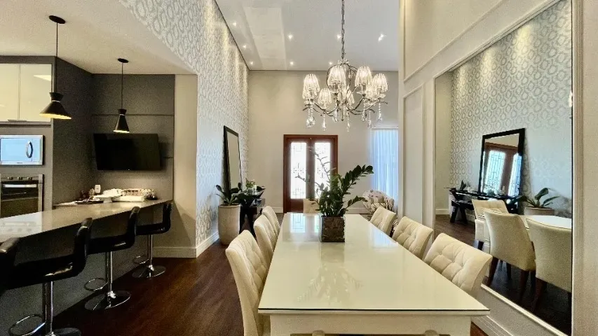 Imagem Casa de Alto Padrão no Condomínio Santa Maria ? 4 Quartos, 2 Suítes, Piscina Aquecida e Área Gourmet