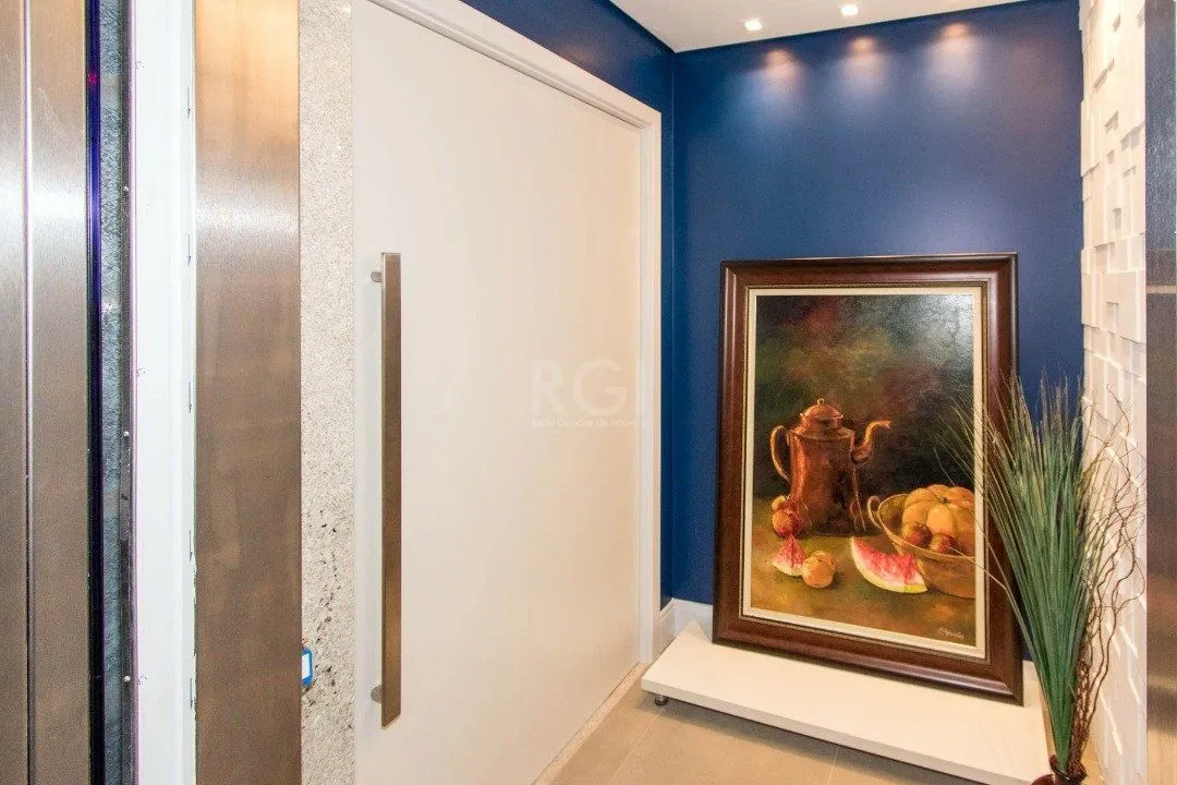 Imagem Cobertura para Venda - 230.43m², 3 dormitórios, sendo 3 suites, 2 vagas - Menino Deus