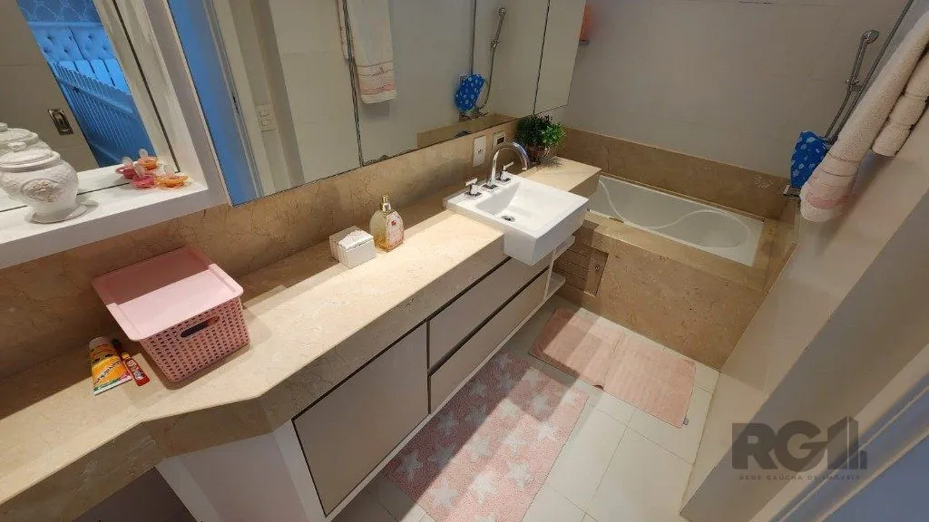 Imagem Excelente apartamento de 382,57 m² com 4 suítes e 4 vagas de garagem