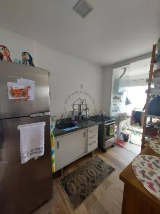 Imagem Seja bem-vindo ao seu novo lar! Este lindo apartamento de 1 quarto, 1 sala, 1 banheiro, com 2 vagas ...