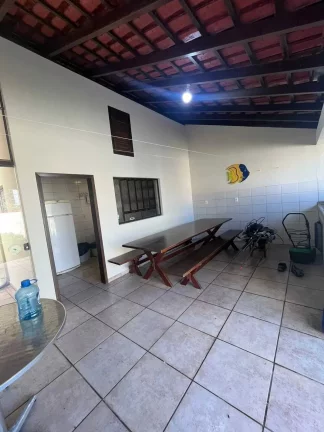 Imagem Sobrado com 4 dormitórios sendo 1 suíte e 2 vagas de garagem em São Francisco do Sul/SC