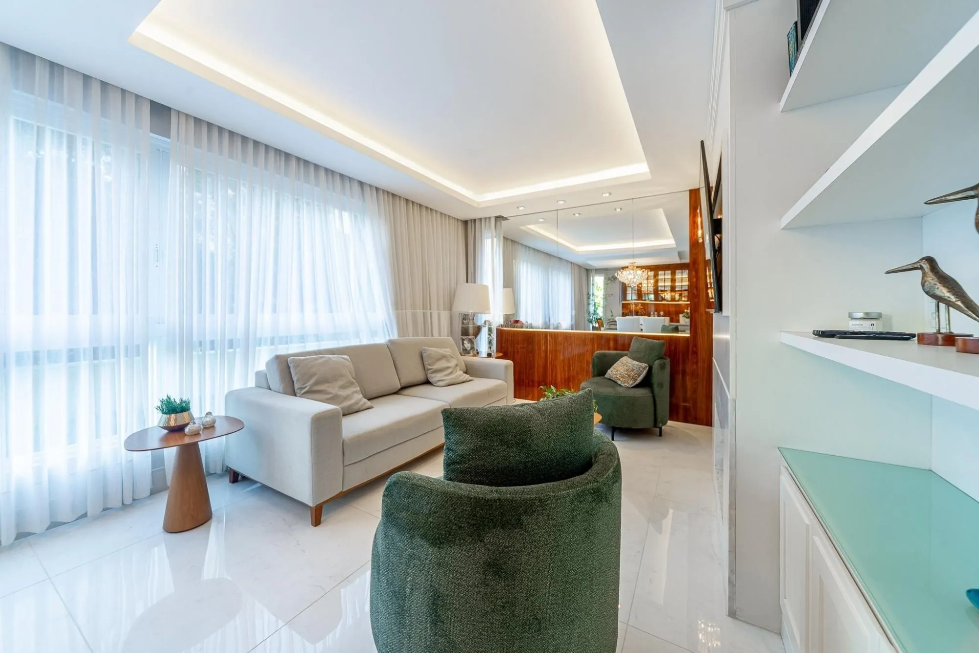 Imagem Apartamento 3 dormitórios, sendo 3 suítes e 2 vagas no Petropolis