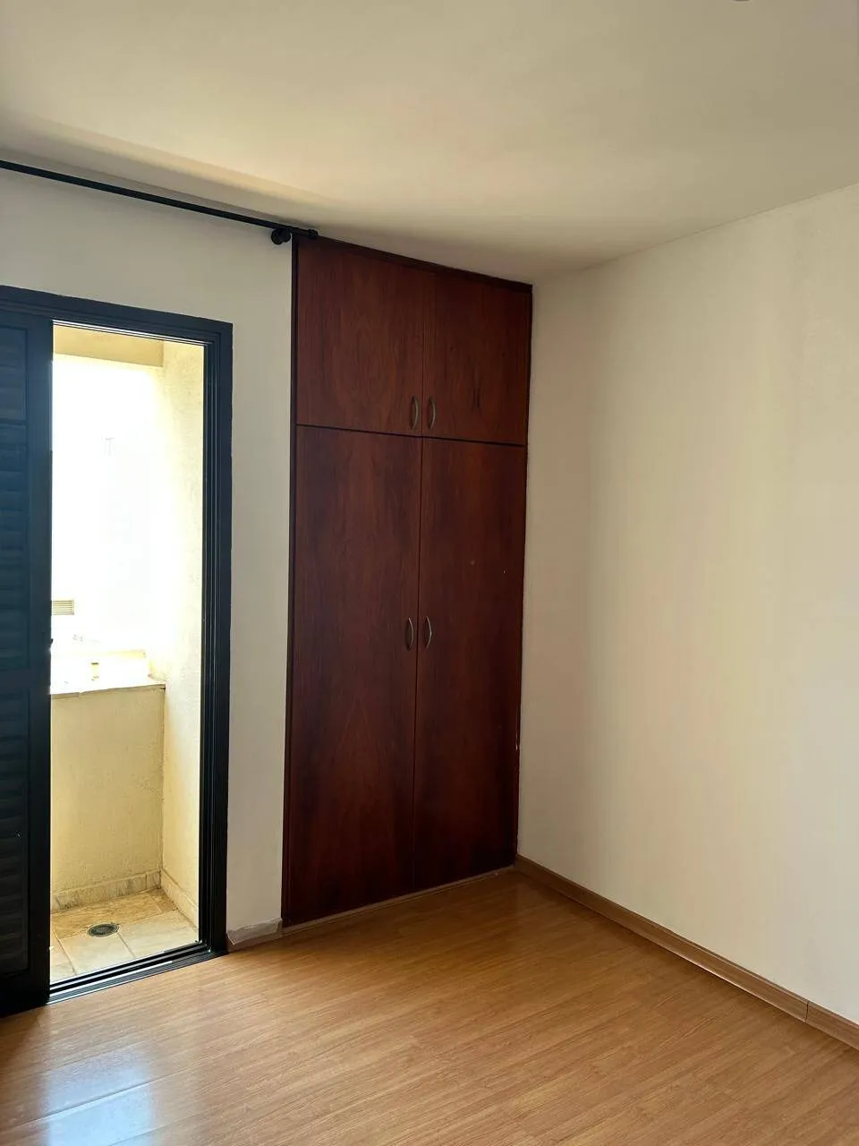 Imagem Apartamento Próximo ao Centro Comercial Alphaville - 3 Dormitórios, 1 Suíte, 90,2m²
