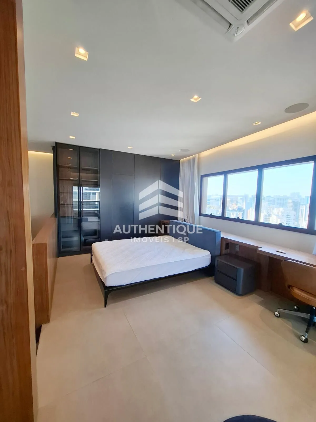 Imagem CYRELA BY PININFARINA - Apartamento Duplex no bairro Vila Olímpia à venda