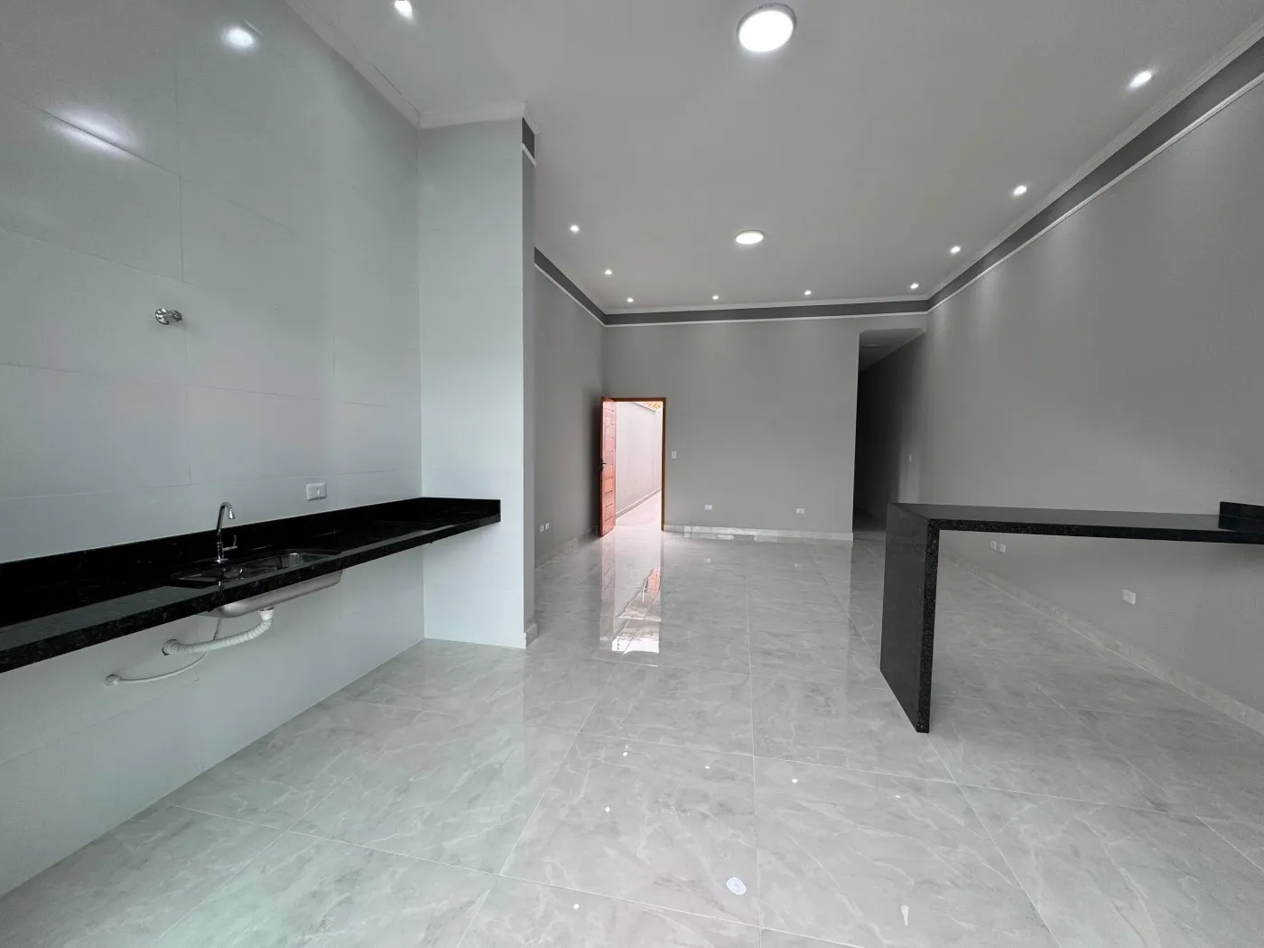 Imagem Casa para Venda em Mongaguá, Florida Mirim, 3 dormitórios, 1 suíte, 2 banheiros, 3 vagas