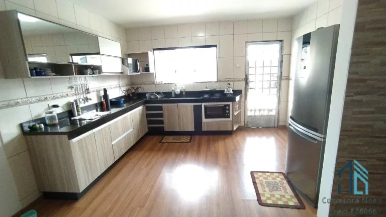 Imagem (PERMUTA) Casa a venda, 03 quartos c/suíte, ático, com amplo espaço nos fundos, no Campo Pequeno em Colombo PR