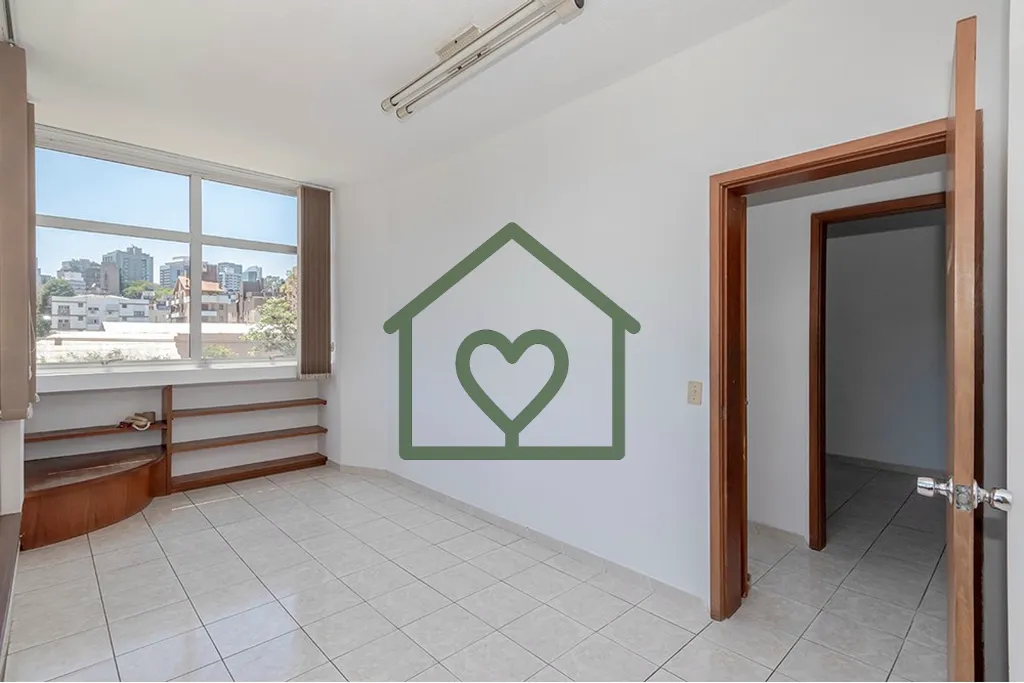 Imagem Se você está em busca de um excelente investimento comercial em Porto Alegre, este conj. comercial...